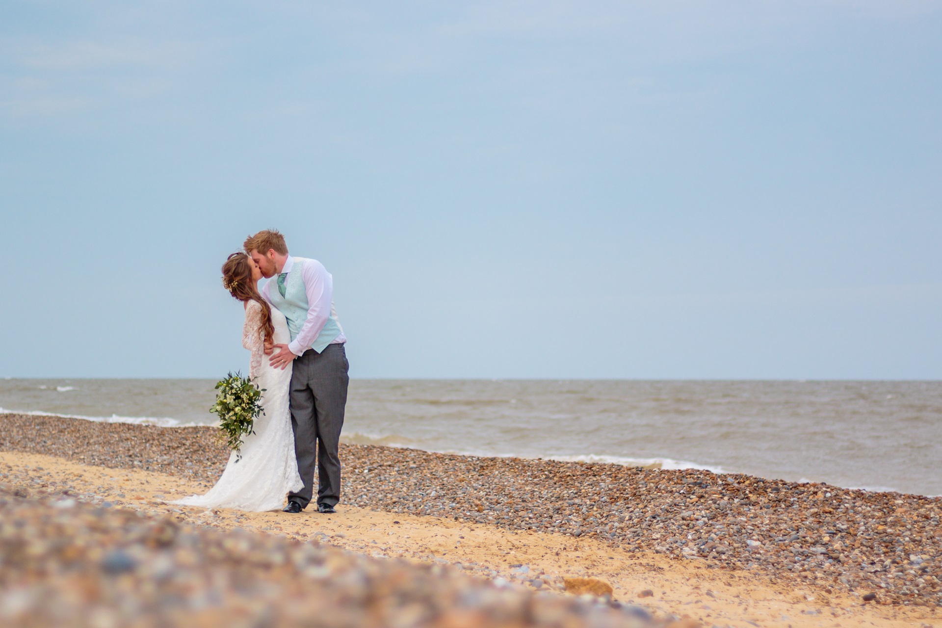 Suffolk-beach-wedding-photography-thorpeness-hannah-toby-77