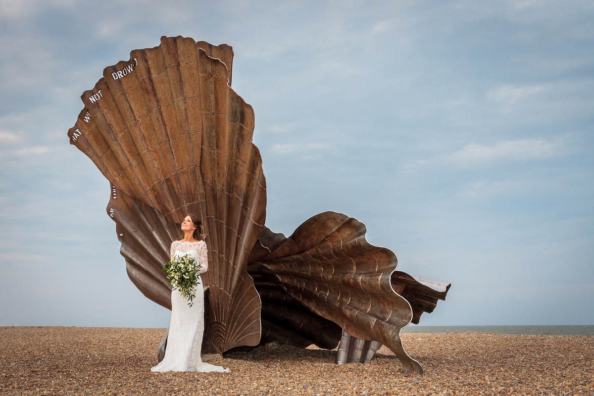 Warwickshire Wedding Photographer Chris Fossey based in Stratford upon Avon Midlands serving Warwickshire Oxfordshire Gloucestershire Worcestershire Birmingham Coventry and UK Main