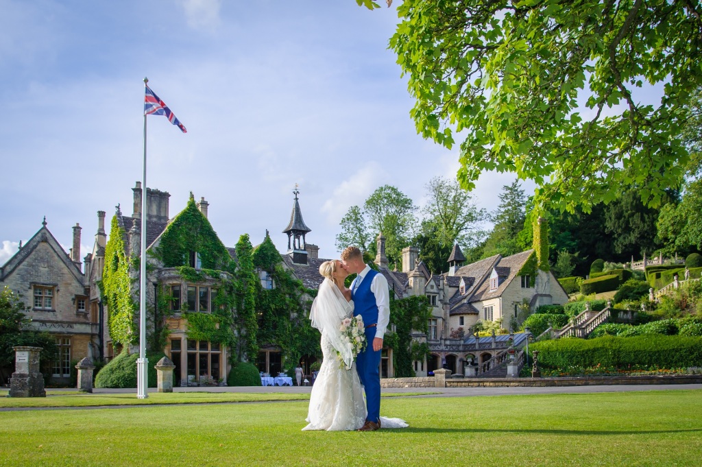 Choosing your perfect Wedding Venue  – a guide!