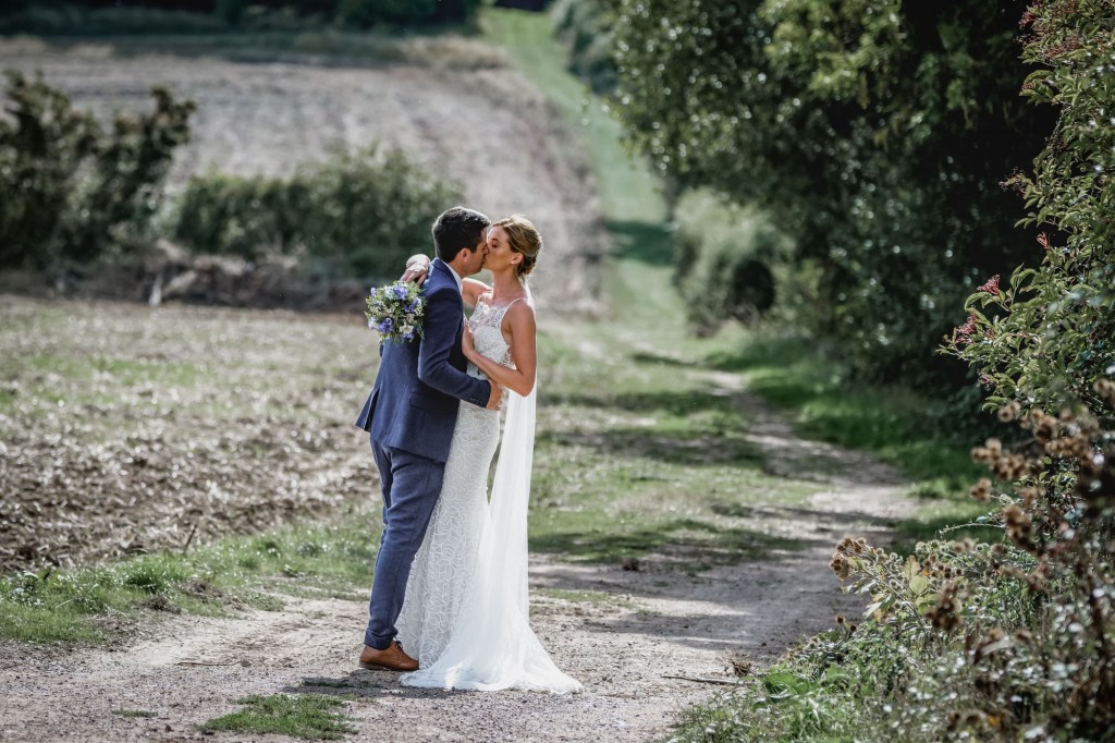 Katie & Ash – A delightful Summer Wedding at Wootton Park in&nbsp;Warwickshire