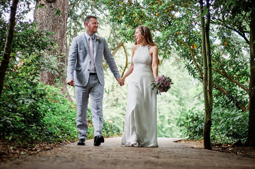 Chris & Lucy’s gorgeous intimate Wedding Photography in Stratford-upon-Avon