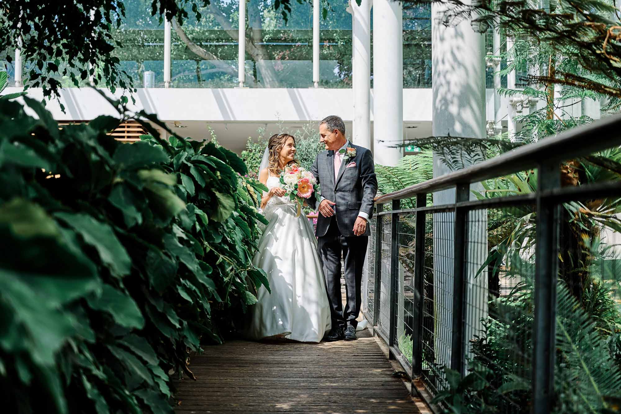 Best Wedding Photographer Jephson Gardens Leamington Spa Chris Fossey Photography