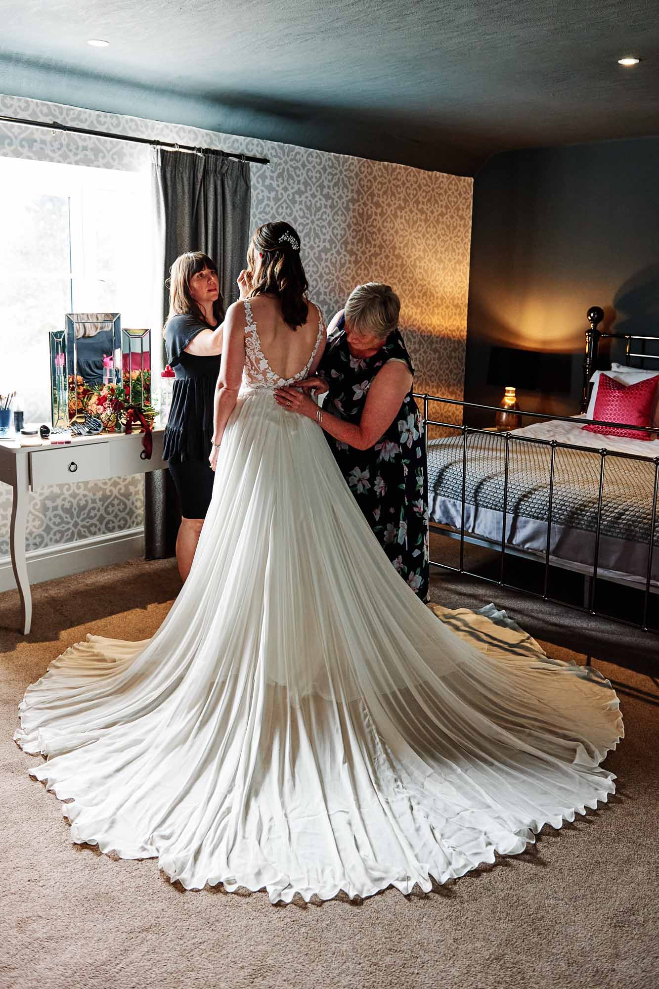 Best Recommended Wedding Photographer Stratford Park Hotel & Golf Club Warwickshire Chris Fossey Photography JK