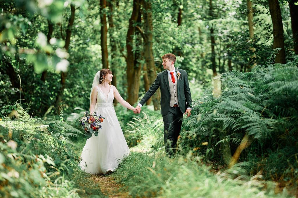 Wedding Photography at the Wildflower Event Field Kenilworth – Liv & Will’s&nbsp;Wedding