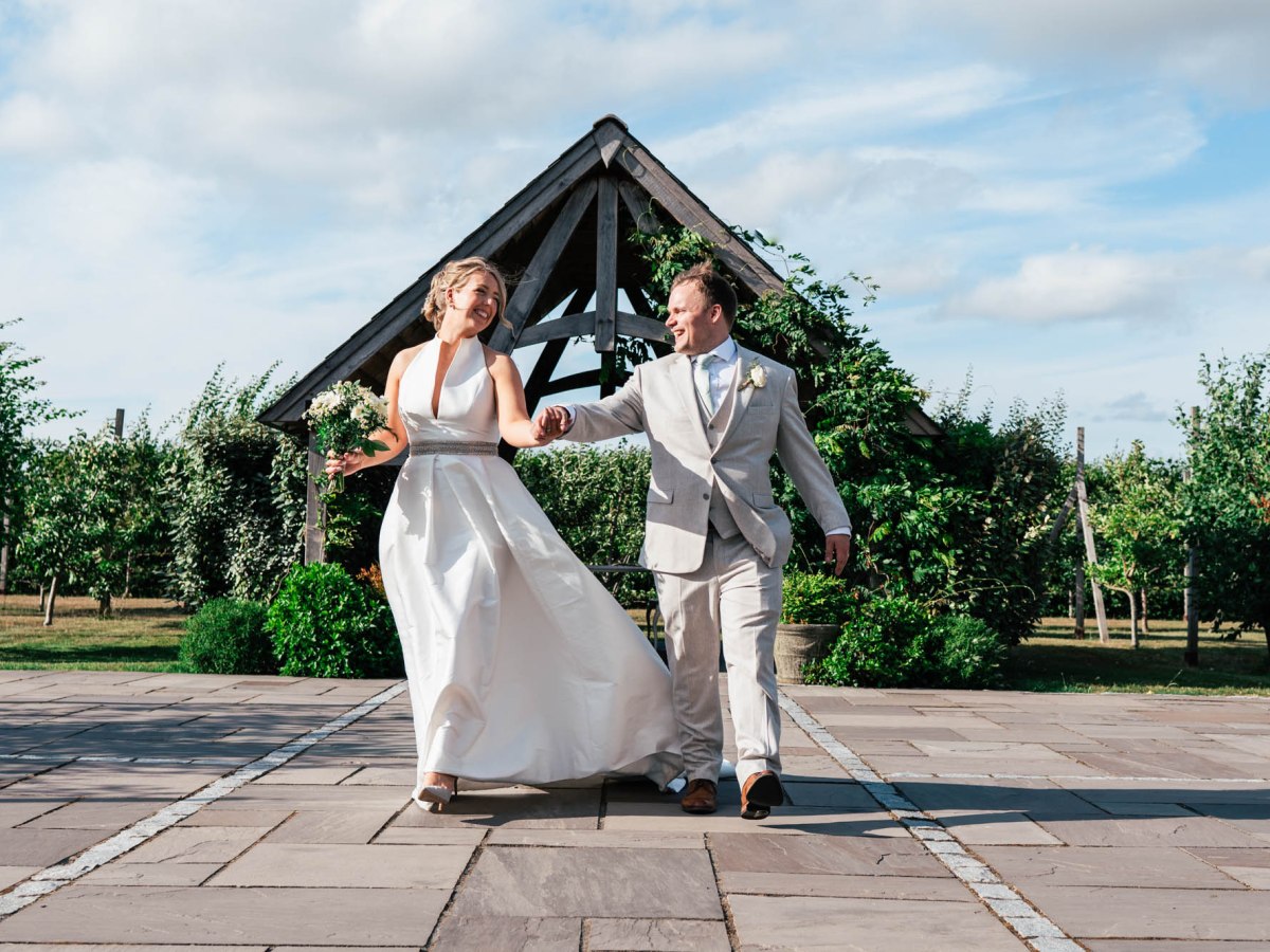 A Relaxed Summer Wedding at St Swithin’s Church, Lower Quinton & Cider Mill Barns, Stratford-upon-Avon – MATT &&nbsp;Louise